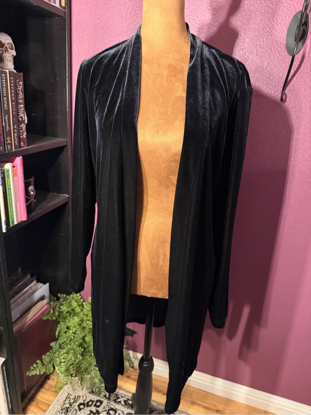 Ronni Nicole Black Open-Front Long Velvet Cardigan Sweater
